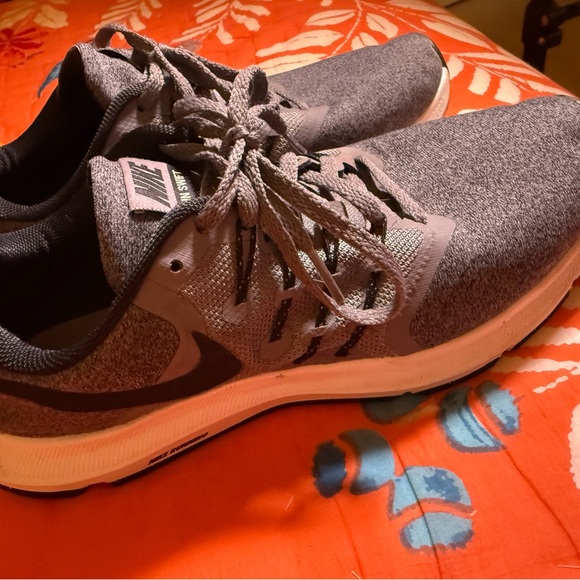 Nike Gray Running Shoes - Picture 2 of 6